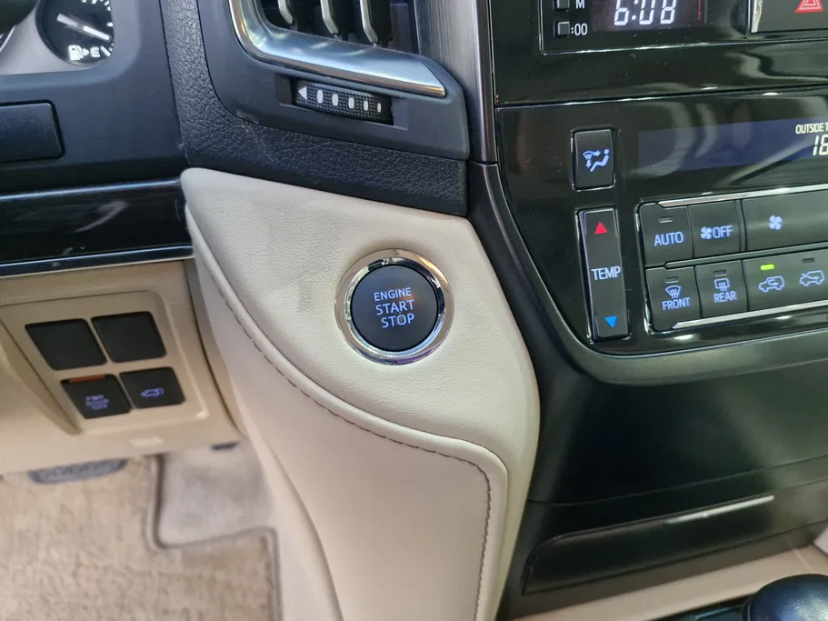 تويوتا لاندكروزر Grand Touring 2021 