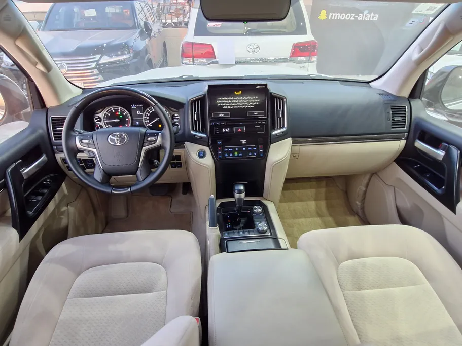 تويوتا لاندكروزر Grand Touring 2021 