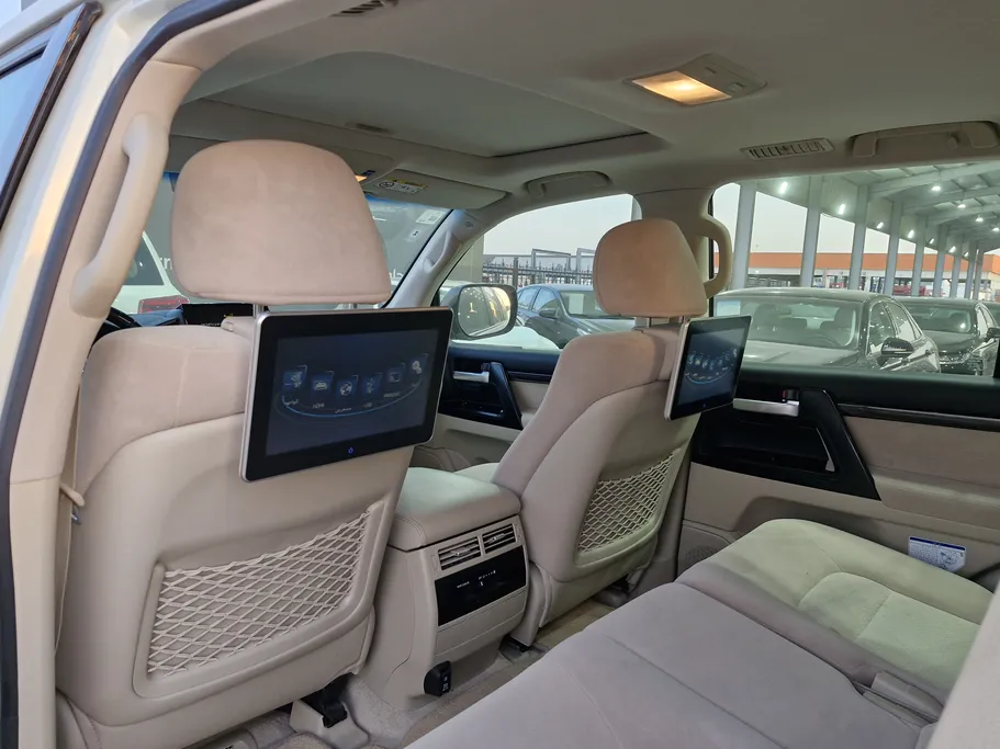 تويوتا لاندكروزر Grand Touring 2021 