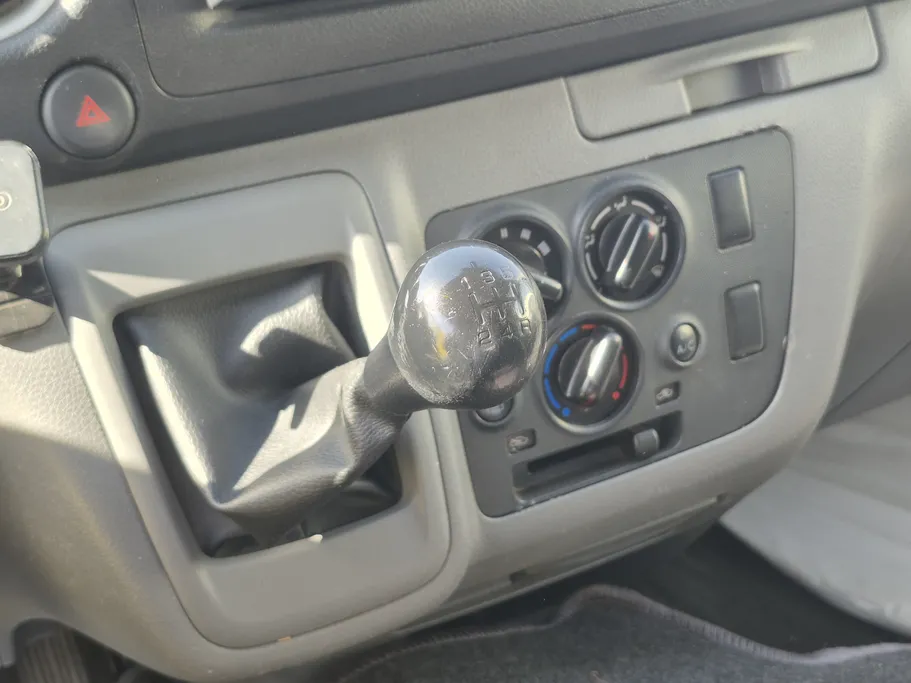 نيسان باص اورفان NV350 2020 