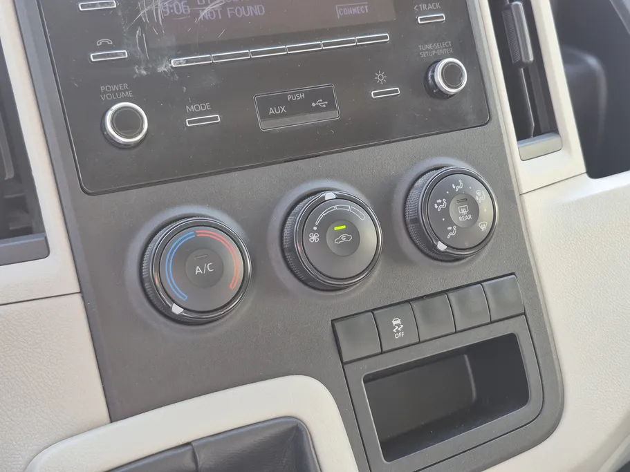 تويوتا هايس بضاعة سقف عالي 2023 