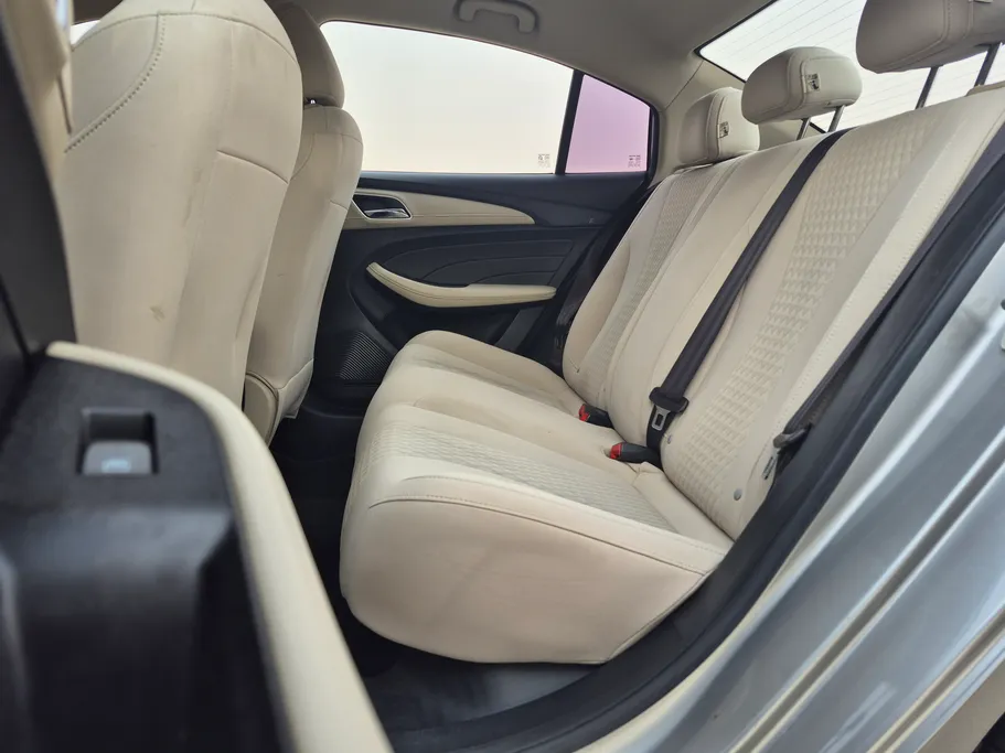 ام جي 5 COM 2022 