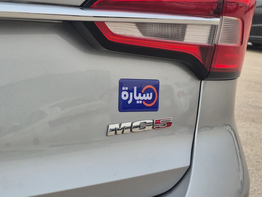 ام جي 5 COM 2022 