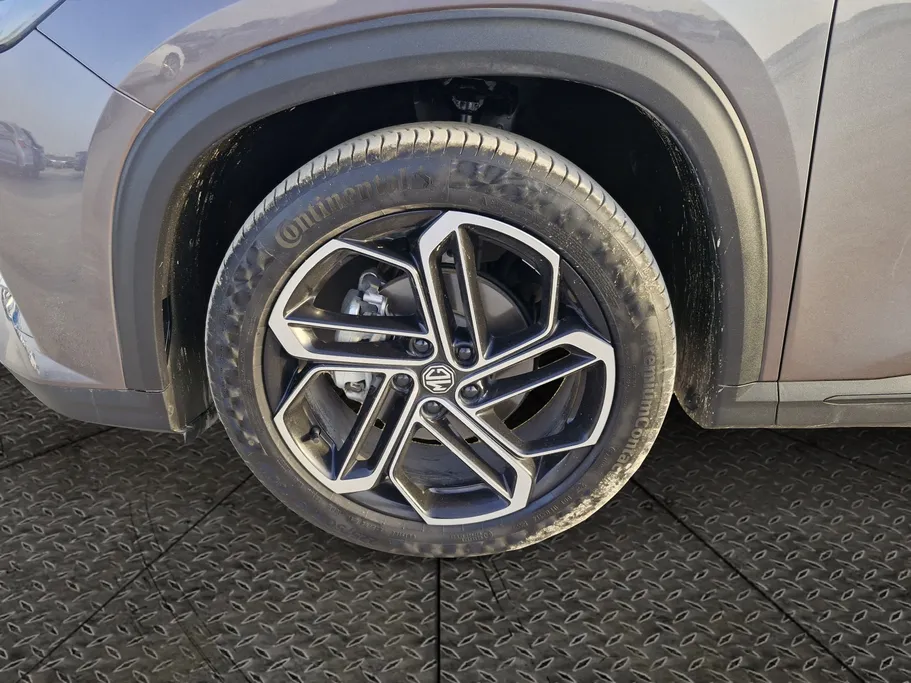 ام جي وان LUX 2023 