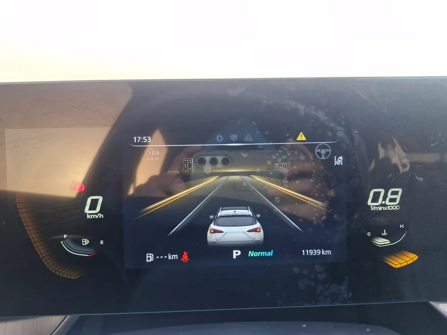 ام جي وان LUX 2023 