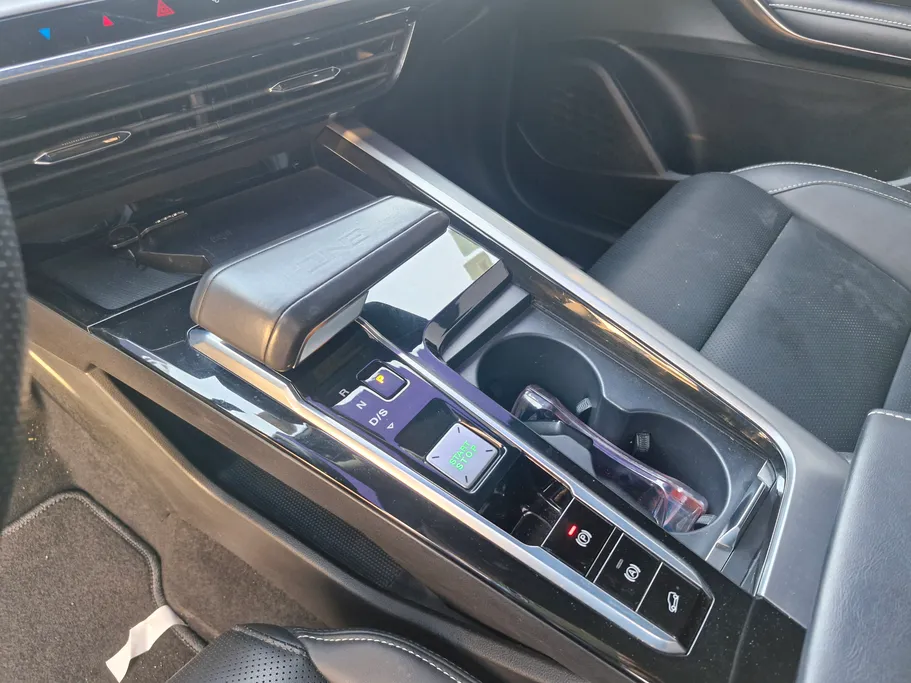 ام جي وان LUX 2023 