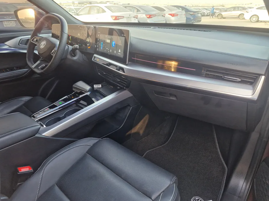 ام جي وان LUX 2023 