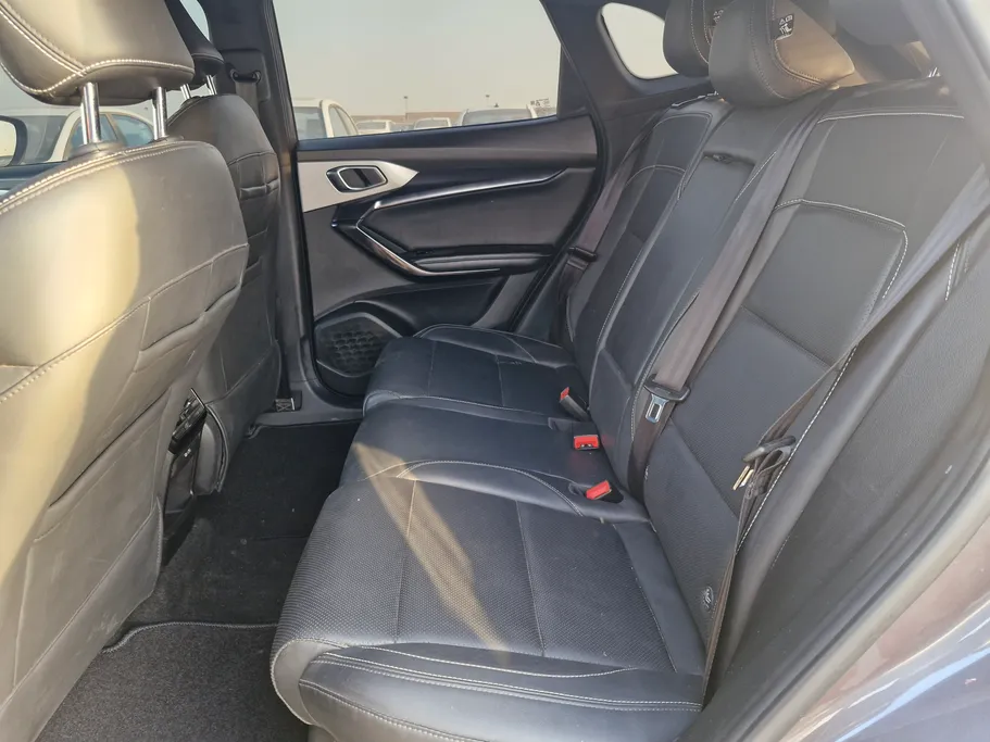 ام جي وان LUX 2023 