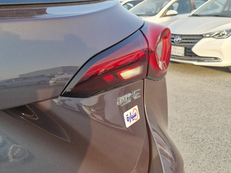 ام جي وان LUX 2023 