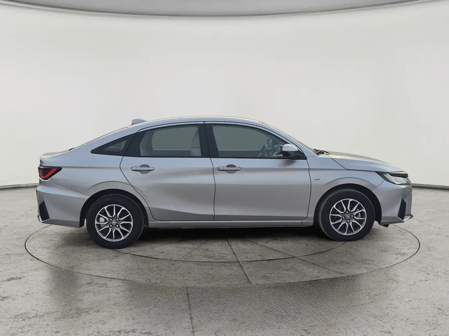 2023 Toyota Yaris  Y 