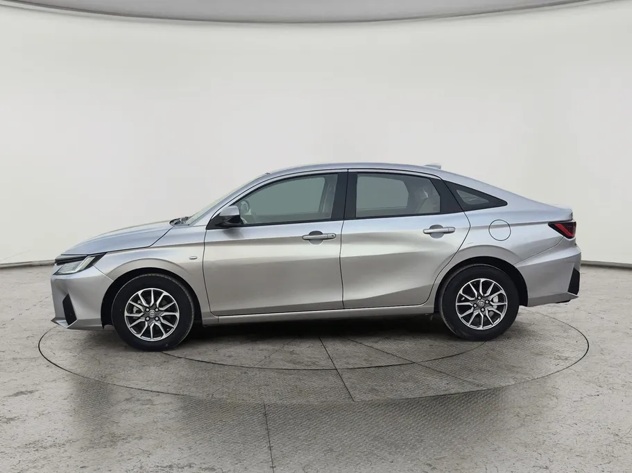 2023 Toyota Yaris  Y 