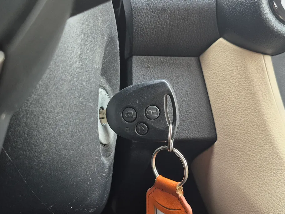 2023 Toyota Yaris  Y 