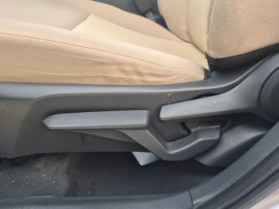 2023 Toyota Yaris  Y 