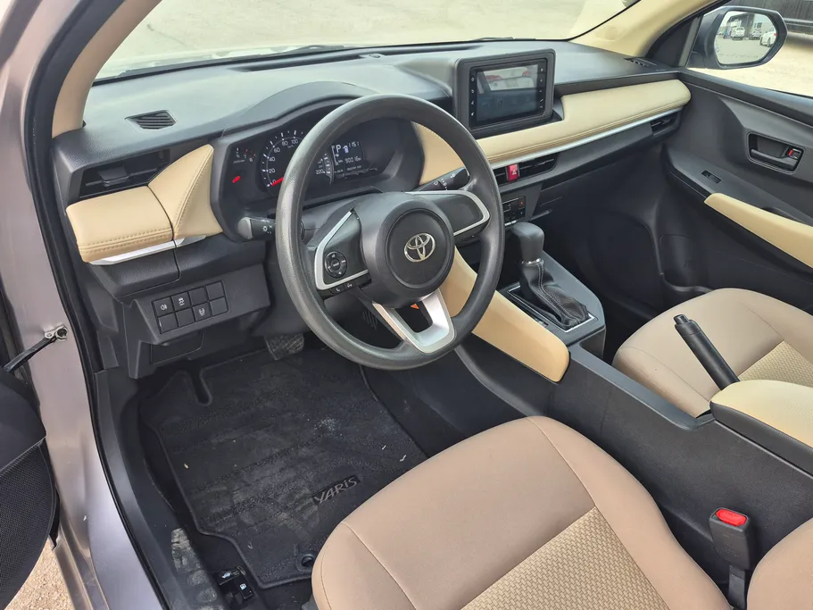 2023 Toyota Yaris  Y 