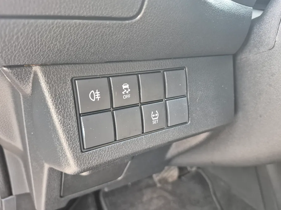 2023 Toyota Yaris  Y 