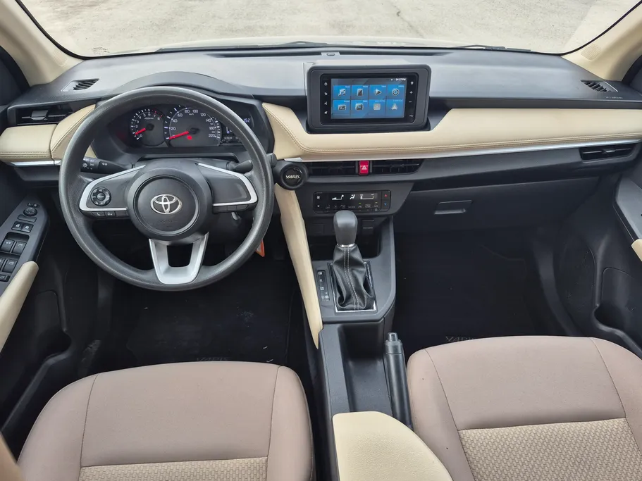 2023 Toyota Yaris  Y 