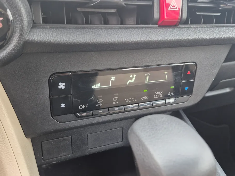 2023 Toyota Yaris  Y 