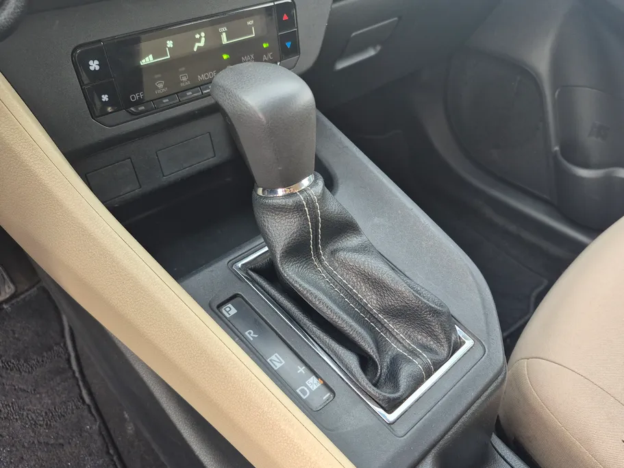 2023 Toyota Yaris  Y 