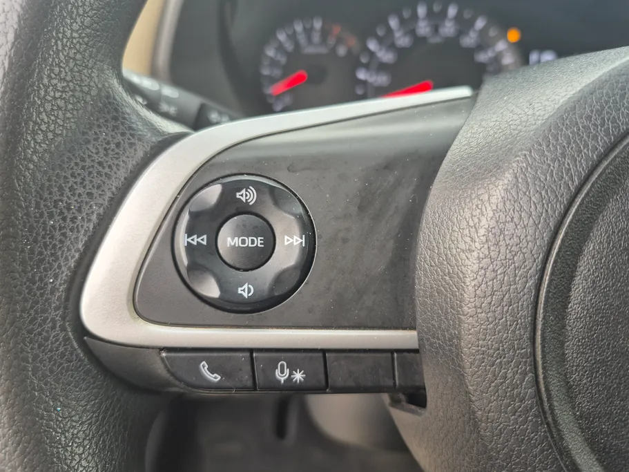 2023 Toyota Yaris  Y 