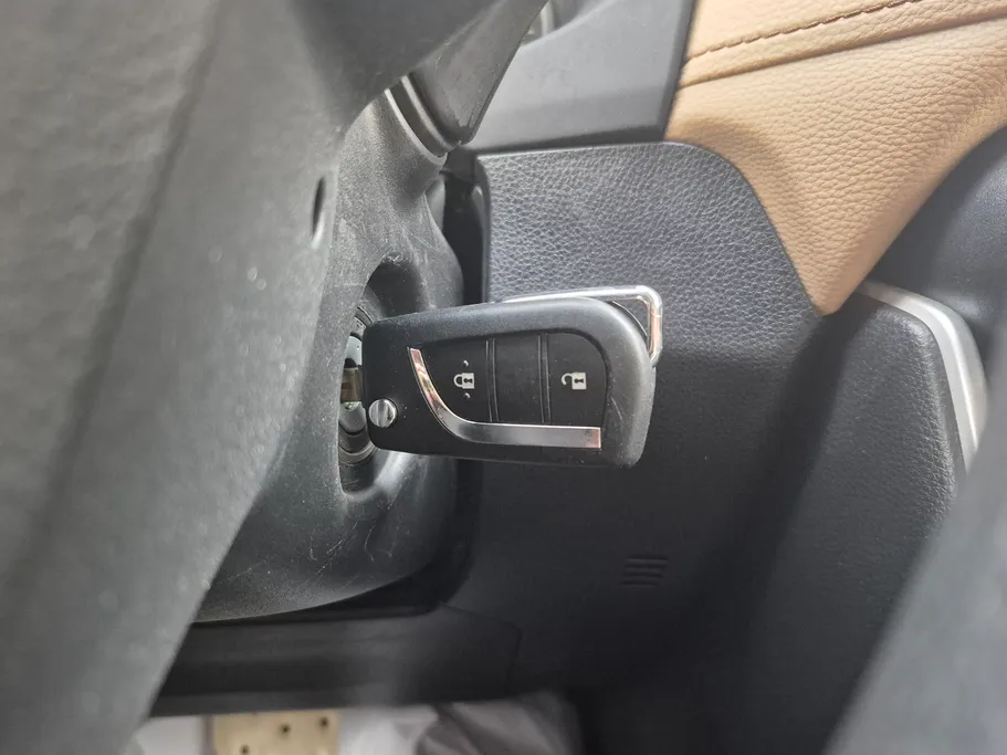 2023 تويوتا RAV4 LE 