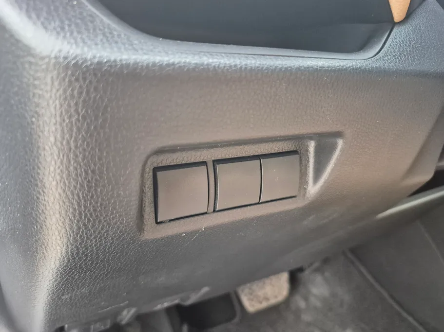 2023 تويوتا RAV4 LE 