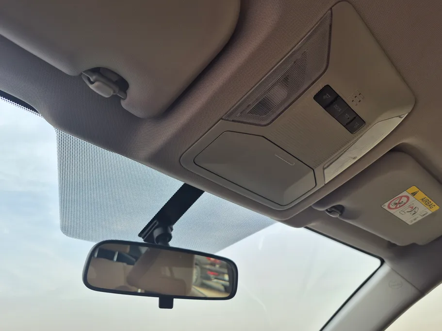 2023 تويوتا RAV4 LE 