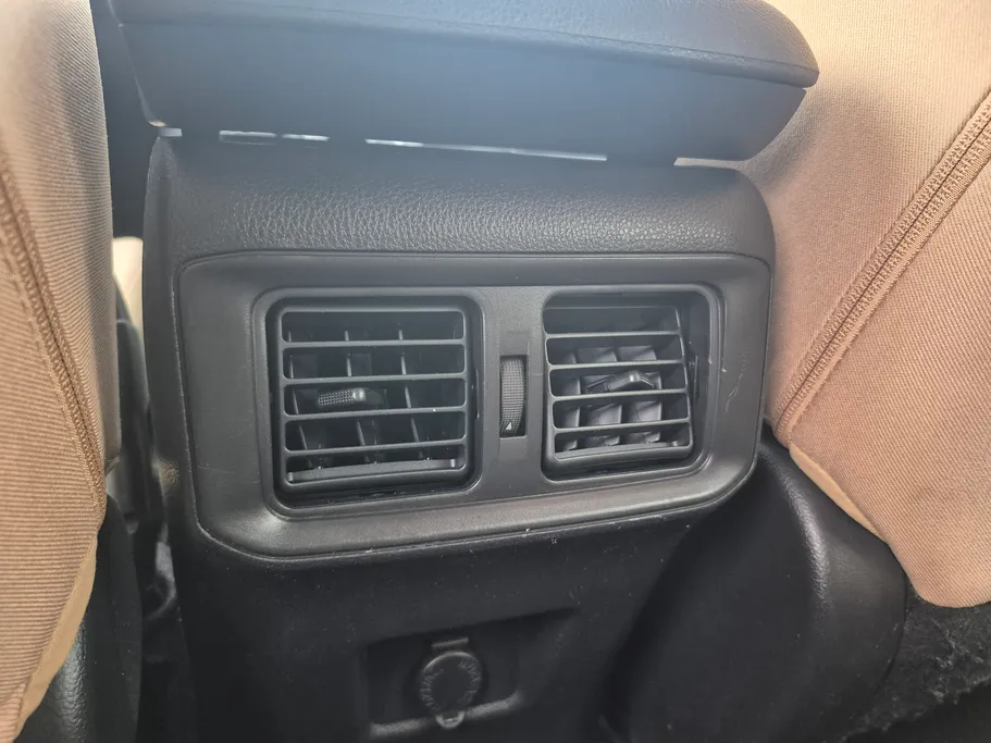 2023 تويوتا RAV4 LE 