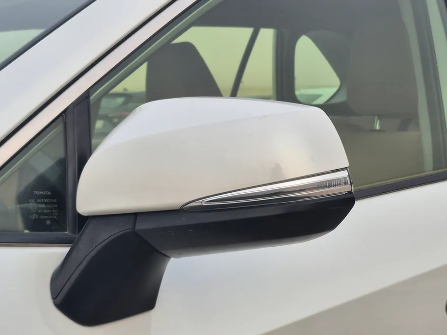 2023 تويوتا RAV4 LE 