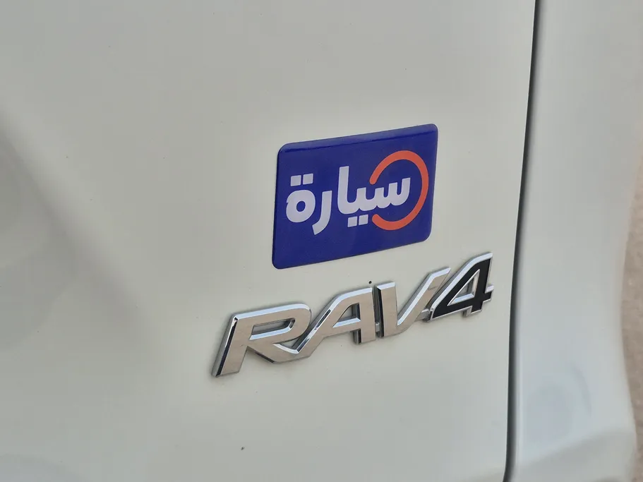 2023 تويوتا RAV4 LE 