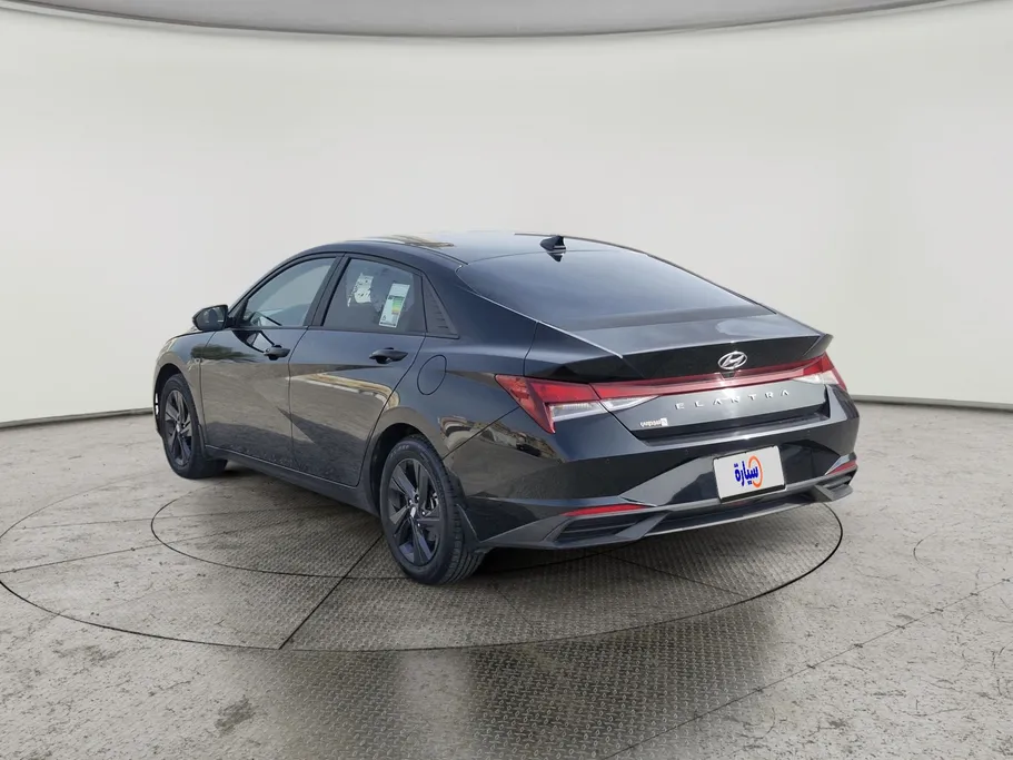 2023 Hyundai Elantra Smart 