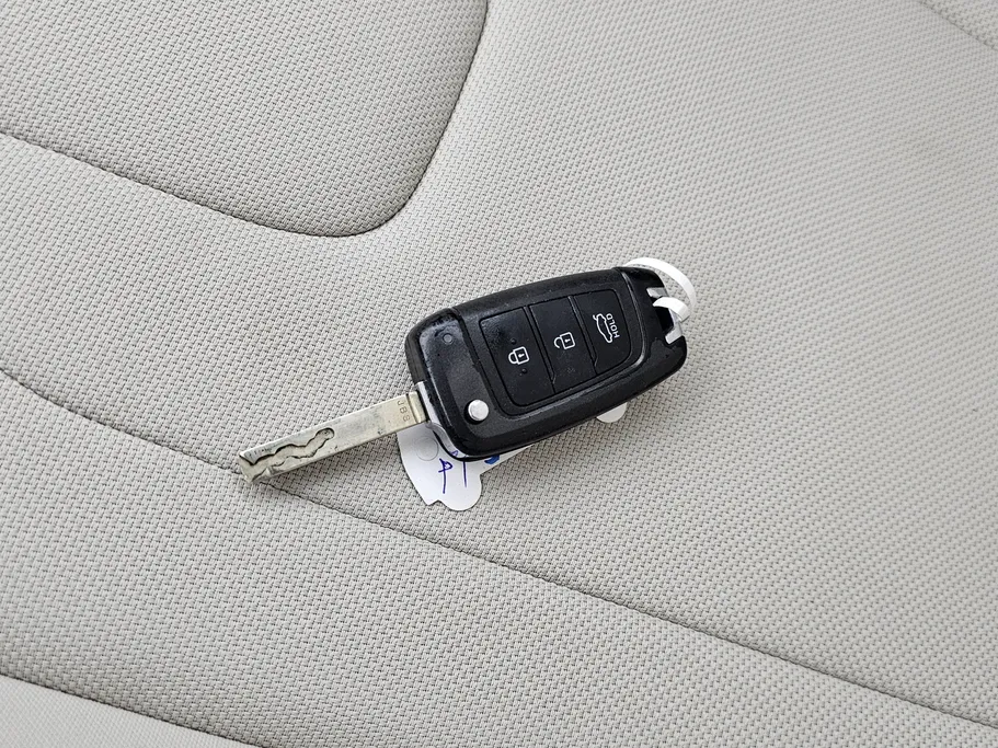 2023 Hyundai Elantra Smart 