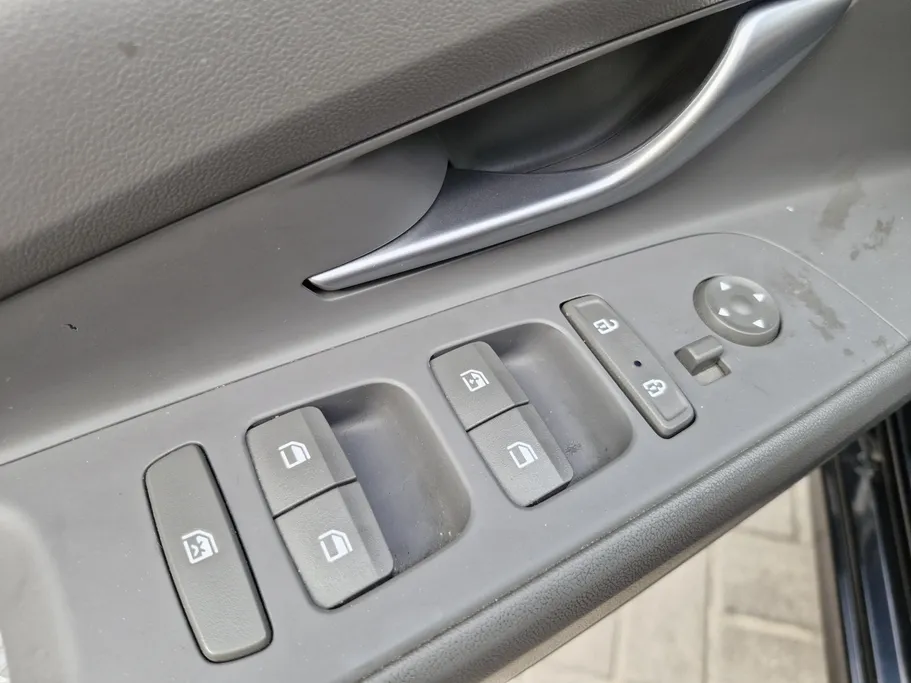 2023 Hyundai Elantra Smart 