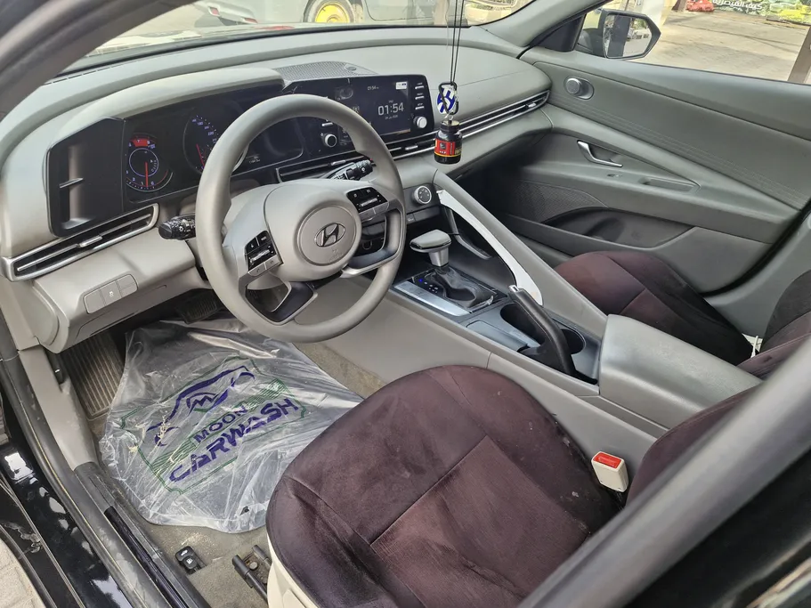 2023 Hyundai Elantra Smart 