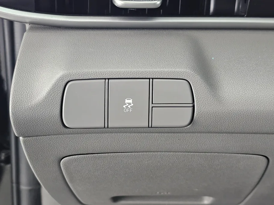 2023 Hyundai Elantra Smart 