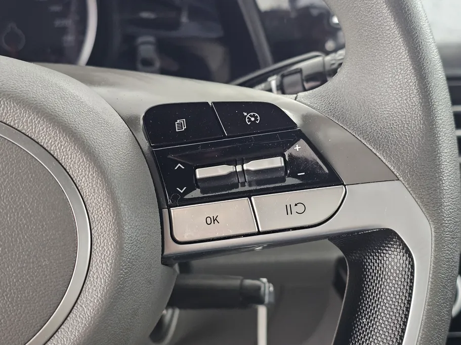 2023 Hyundai Elantra Smart 