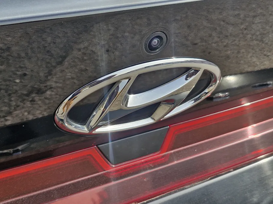 2023 Hyundai Elantra Smart 