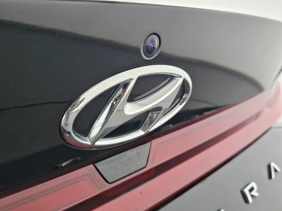2023 Hyundai Elantra Smart 