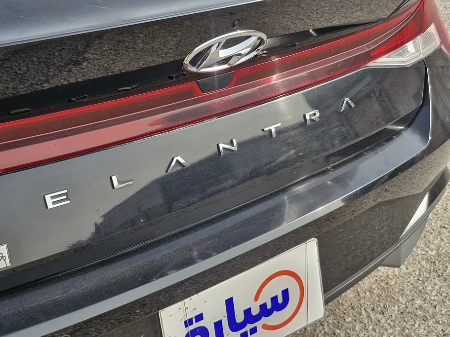 2023 Hyundai Elantra Smart 