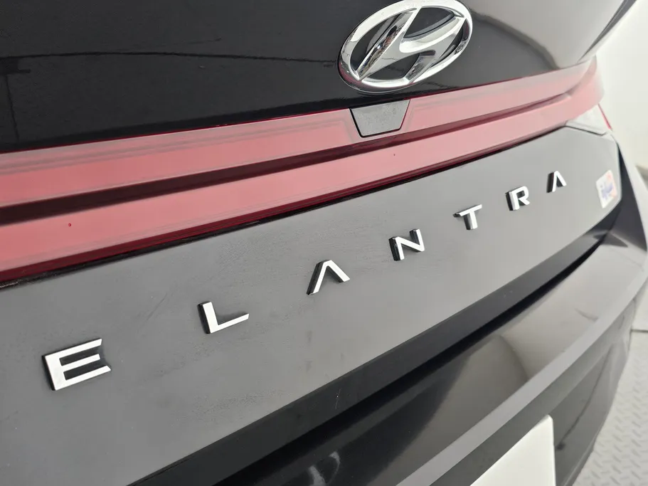 2023 Hyundai Elantra Smart 