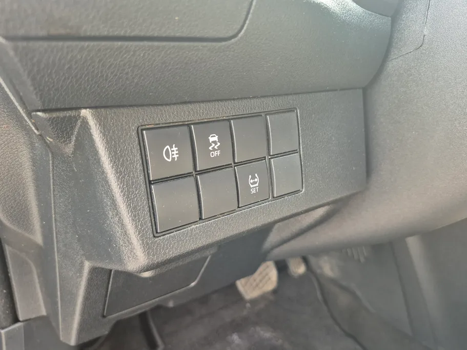 تويوتا يارس Y 2023 