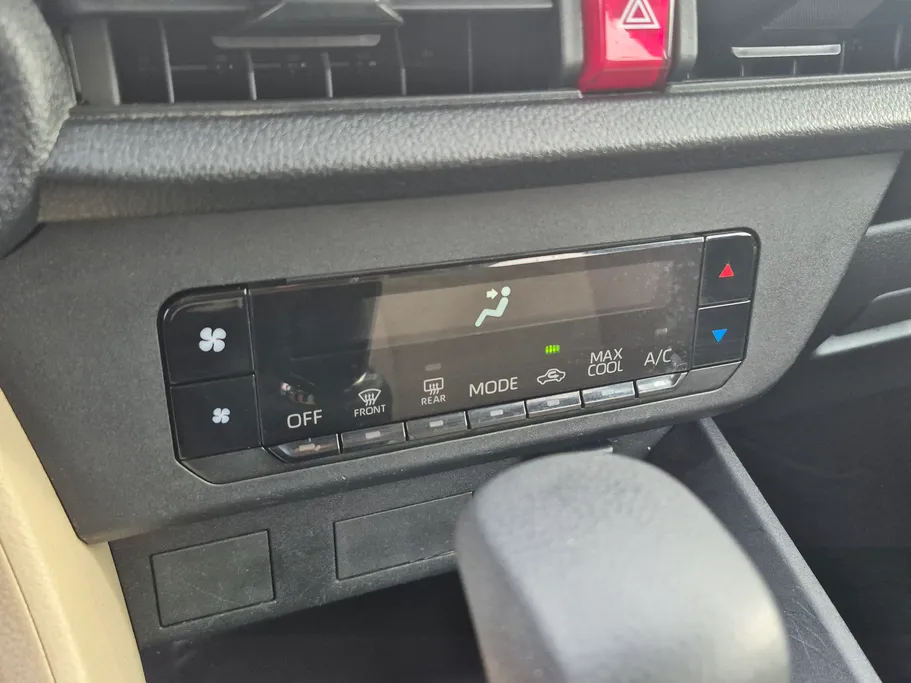 تويوتا يارس Y 2023 