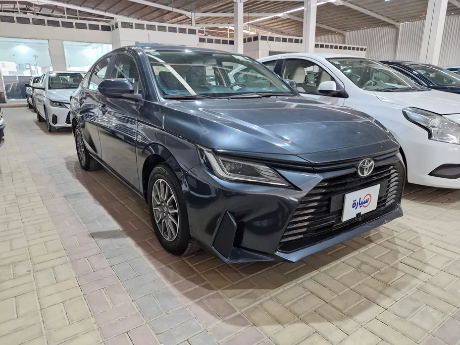 2023 Toyota Yaris  Y 