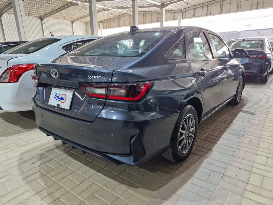 2023 Toyota Yaris  Y 