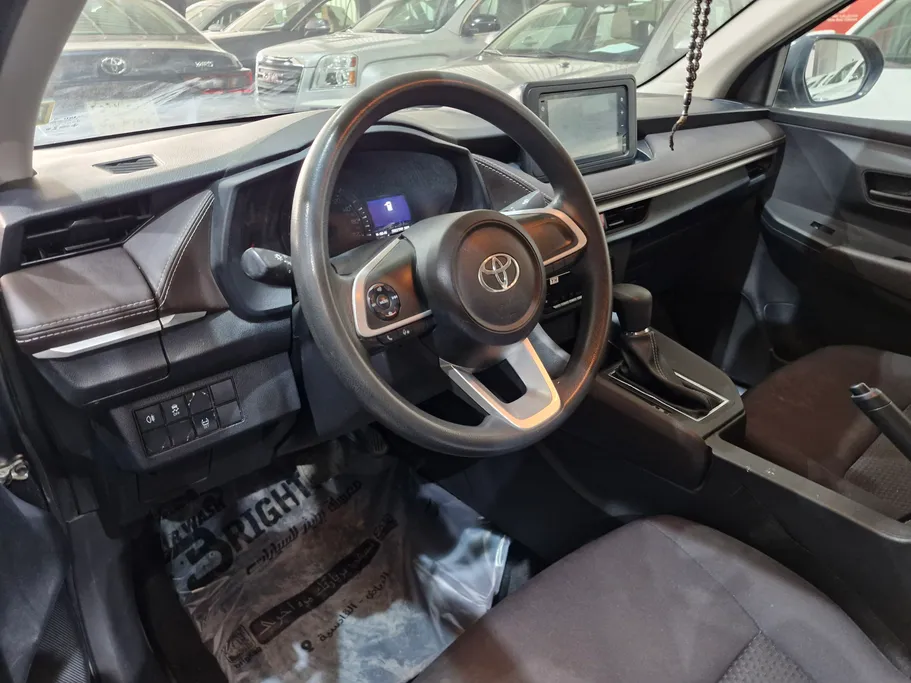 2023 Toyota Yaris  Y 