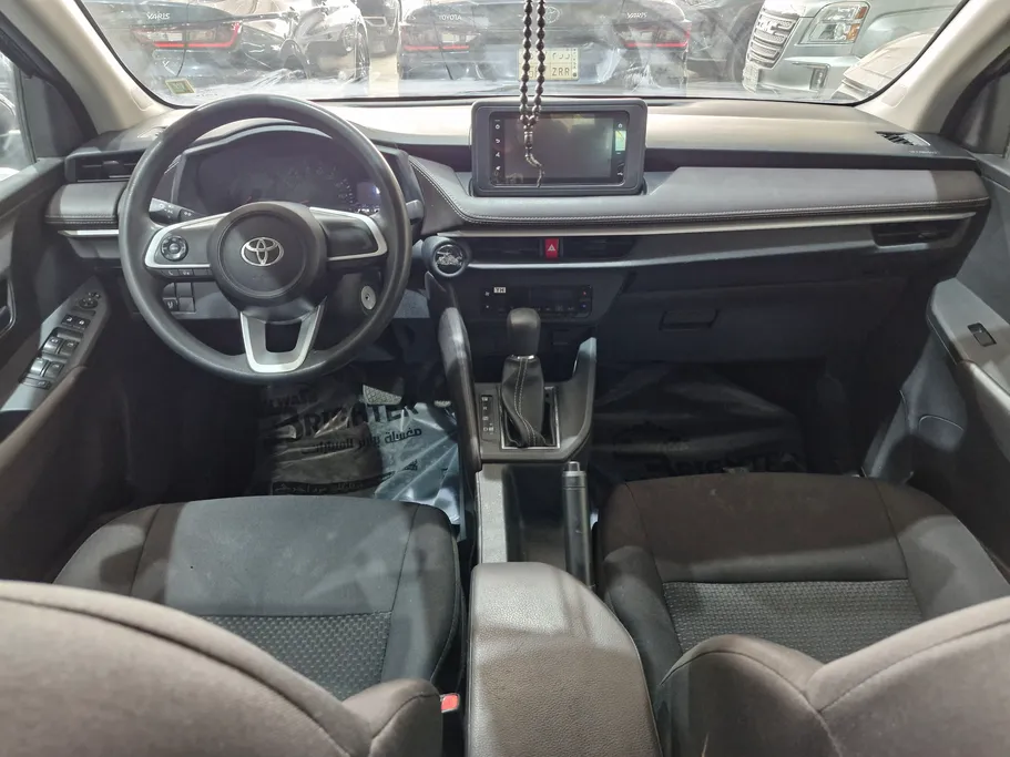 2023 Toyota Yaris  Y 