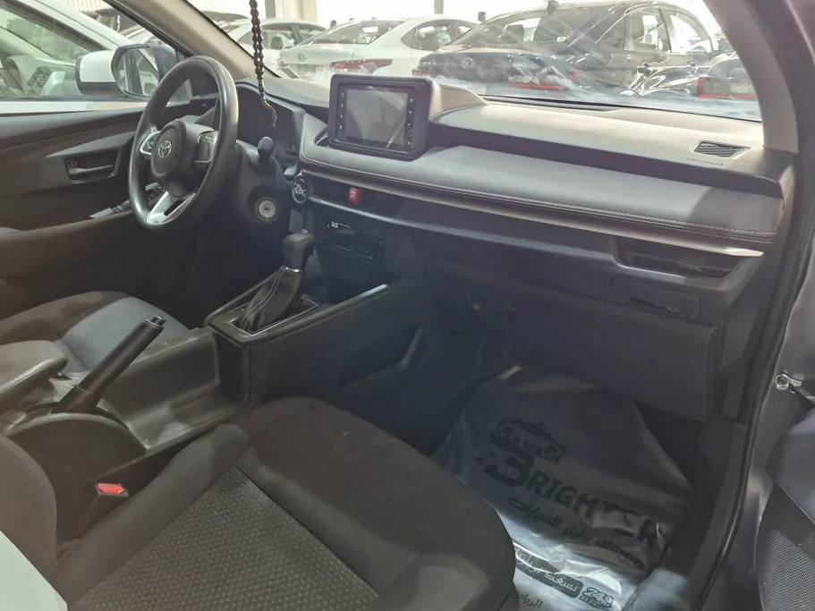 2023 Toyota Yaris  Y 