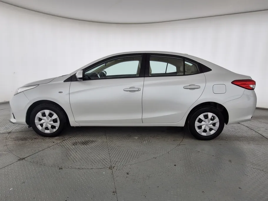 2021 Toyota Yaris  Y 