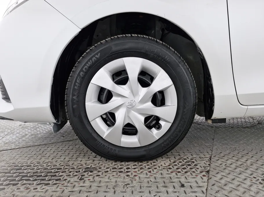 2021 Toyota Yaris  Y 