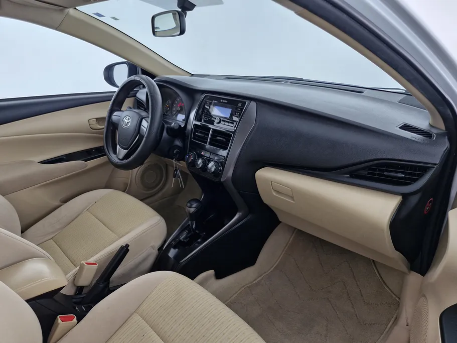 2021 Toyota Yaris  Y 