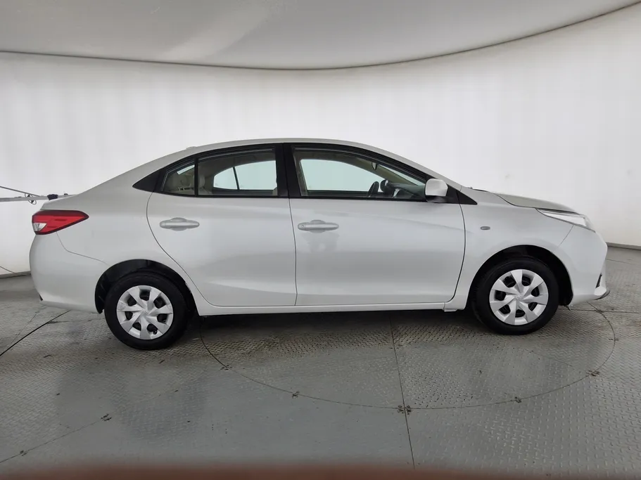 2021 Toyota Yaris  Y 